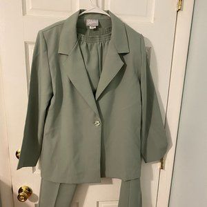 Blair Size Small 2 Piece Suit with Belt Green